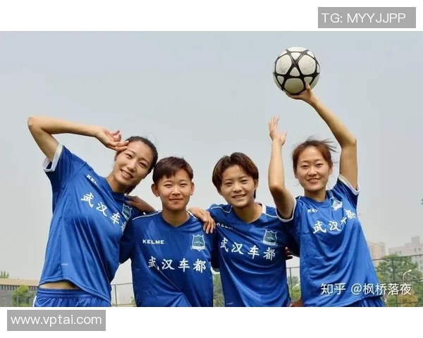 中国现代足球球星成长历程与赛场辉煌表现的深度解析